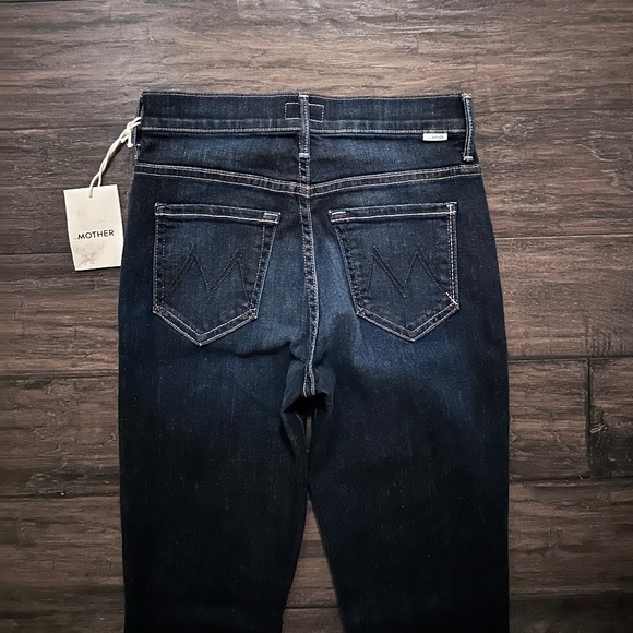 MOTHER Best-Selling Ankle Step Hem Crop Jeans in Off Limits Sz 25 NWT $258!! - Picture 6 of 7